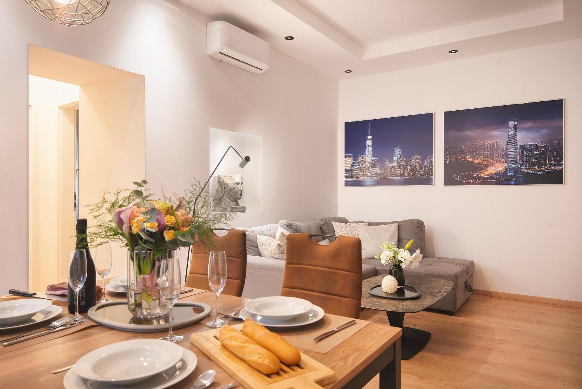 Arta Apartments City Center - With Private Parking Pula Exterior foto