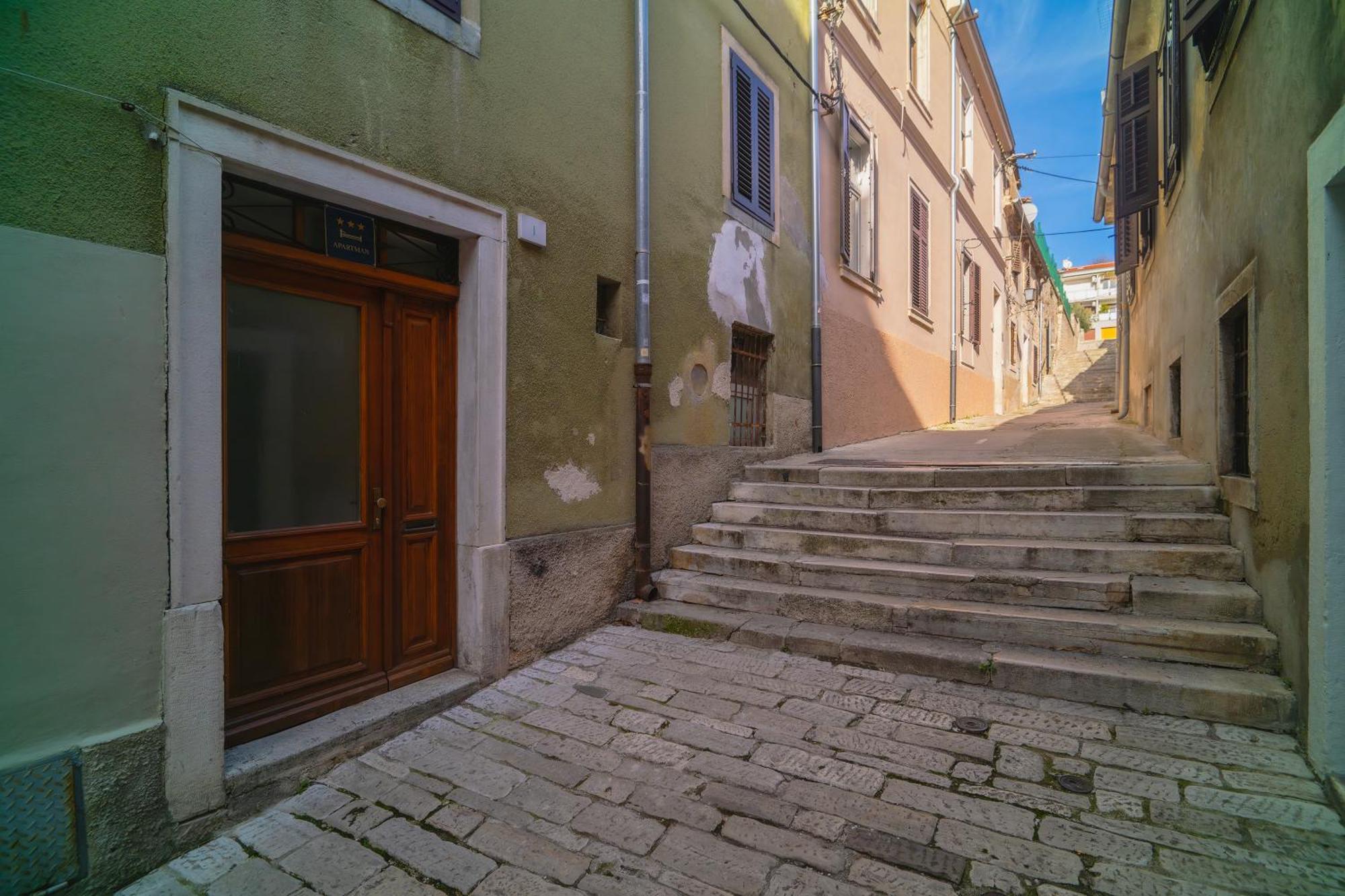 Arta Apartments City Center - With Private Parking Pula Quarto foto